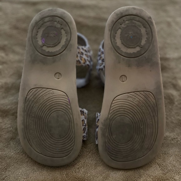 Livie and Luca Cheetah Posey Sandals - Picture 2 of 2